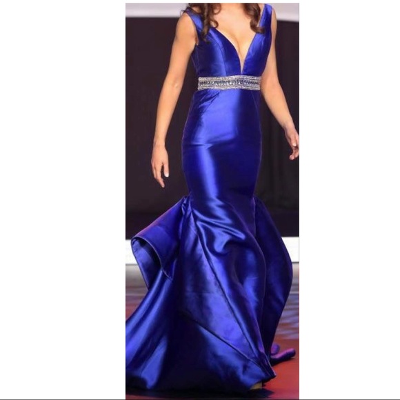 MAC DUGGAL COUTURE Pageant Dress - Picture 4 of 5